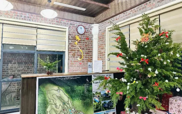 Bai Tu Long Mountain Resort