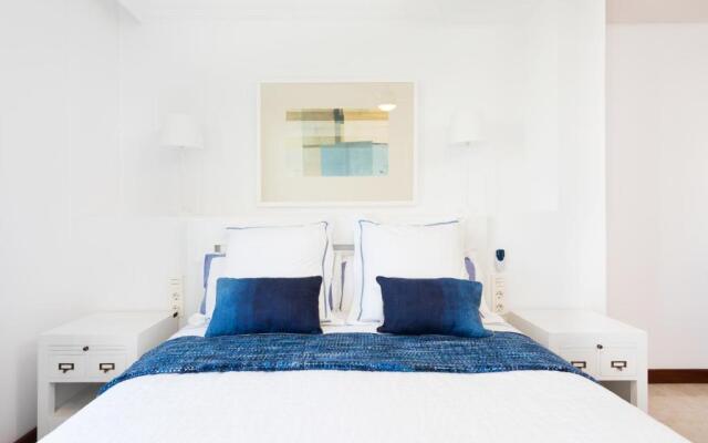 Rooms & Suites Balcony 3D