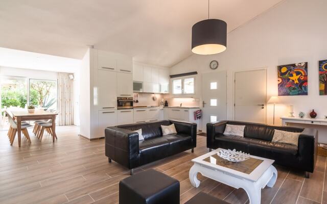 Comfy Villa in Pouzols-minervois With Private Pool