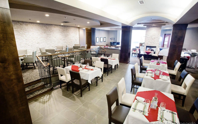 Delta Hotels by Marriott Saguenay Conference Centre