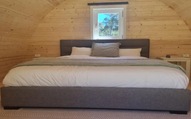 Russell Falls Holiday Cottages – Guest Rooms – National Park