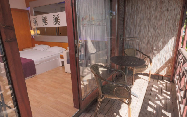 Flora Garden Beach Hotel