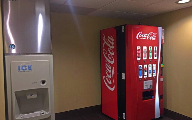 Holiday Inn Express Hotel & Suites Danbury - I-84 by IHG