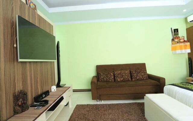 RedDoorz Kartika Plaza 2