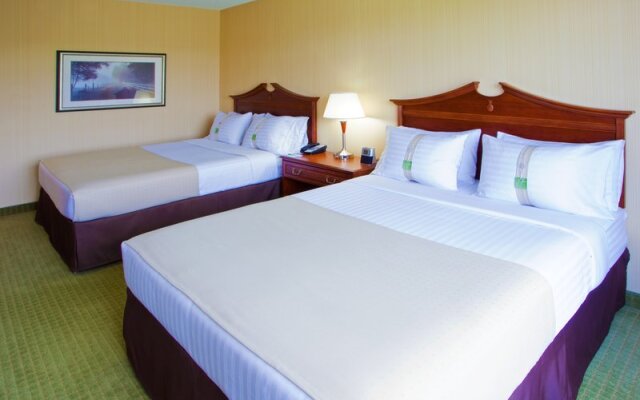 Holiday Inn Suites Blue Ridge Shadows