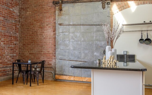 Spacious CLE Apartments by Frontdesk