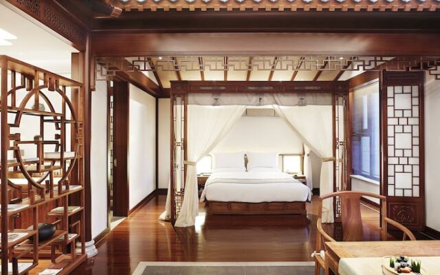 Ovation Seven-Cultivation Hotel