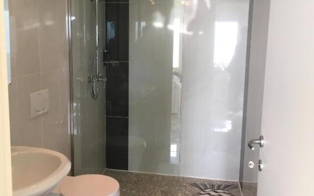 Moderne Ferienwohnung mit Traumseeblick Lago Maggiore