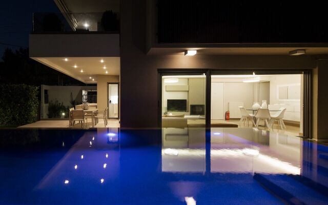Elaia Luxury Suites