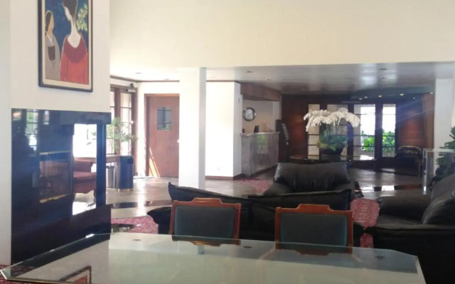 Mikado Hotel