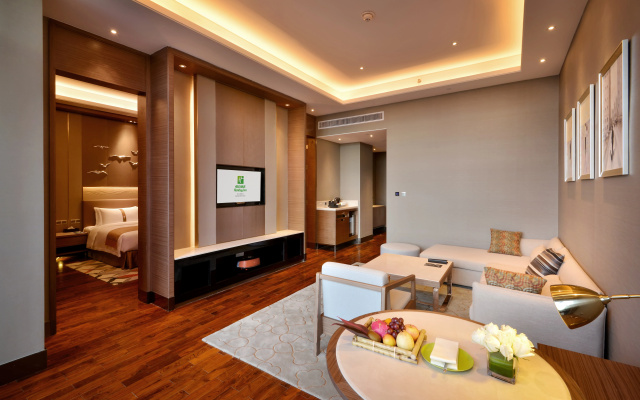 Holiday Inn Haikou West Coast by IHG – Guest Rooms – Haikou
