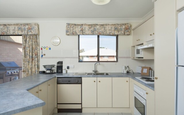 Shoreline, Unit 17/1 Intrepid Close