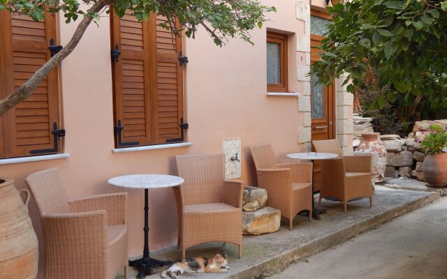 Kasteli Studios & Apartments
