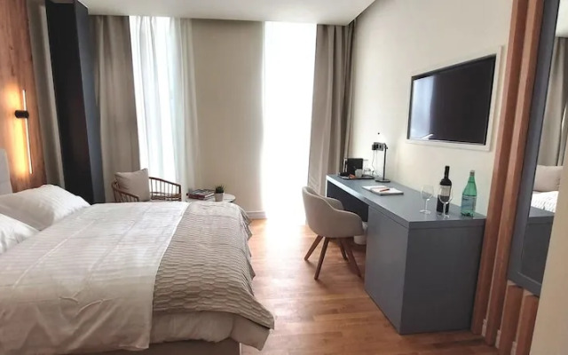 Elite Patras Suites