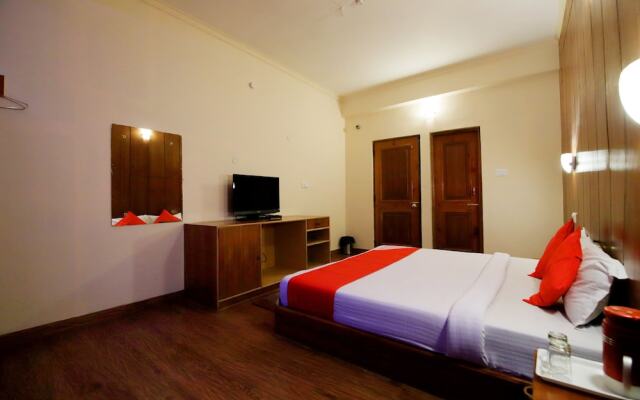 OYO 4838 Hotel The Valerian