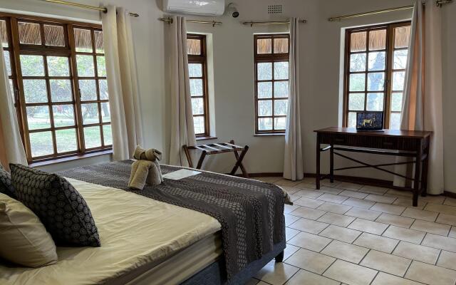 MILIMA Big 5 Safari Lodge