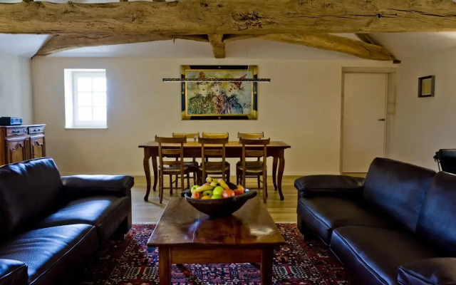 Le Chateau De Besseuil