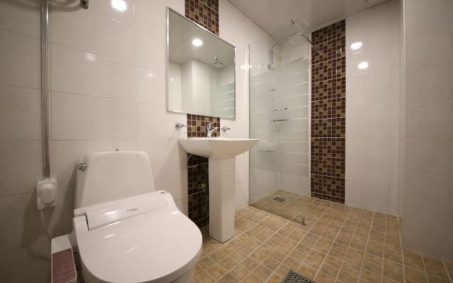 Brown Dot Hotel Cheonan