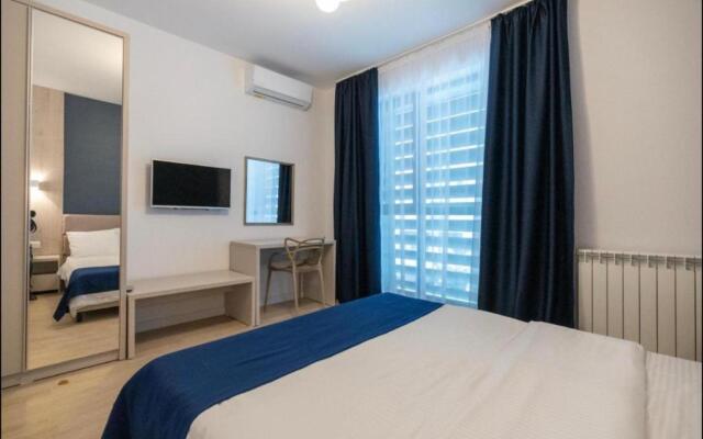 LOTUS Studios - Apart 43