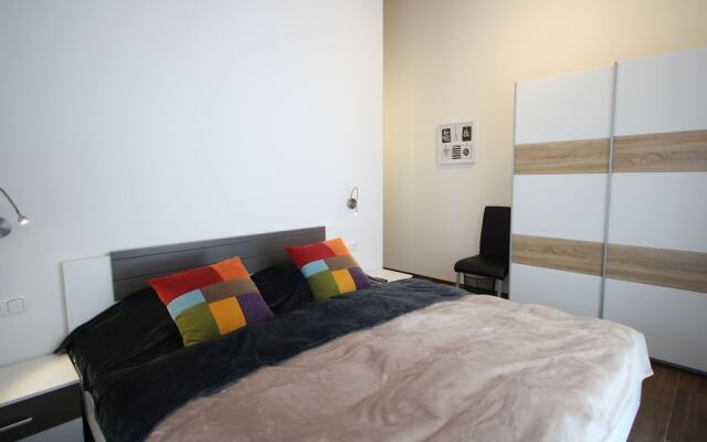 Contemporary Apartment With Ski Storage, Parking, Heating