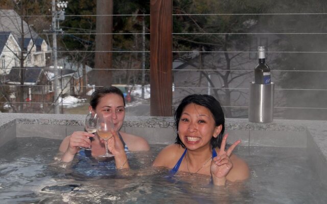 Bears Den Mountain Lodge