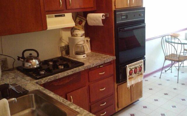 Exquisite Guesthouse  Suites