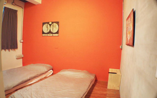 Knock Knock Hostel