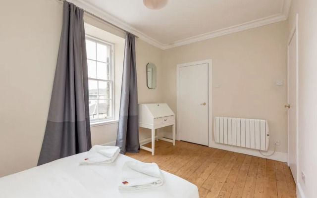 Silver Lining - Mile Apartments