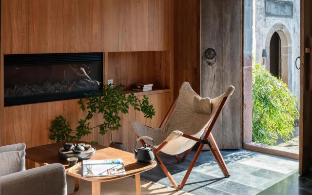 SU House