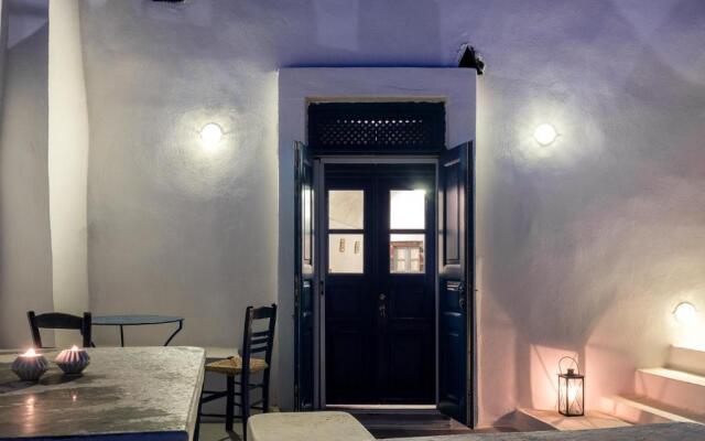 Andreas Cultural Cave House in Imerovigli, Santorini