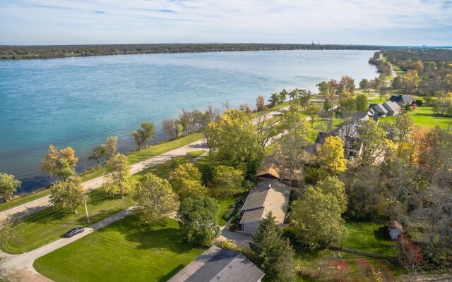 Niagara Falls Lakeview house