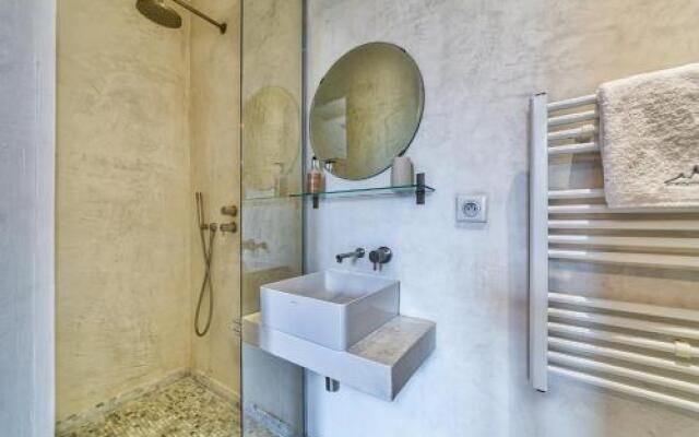 Marie Paradis Studio Apt 15