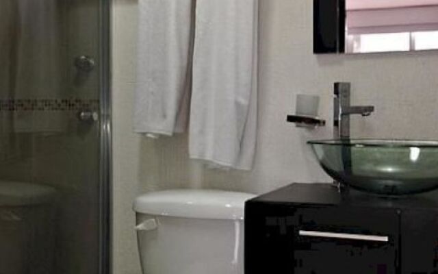 Grupo Kings Suites Chimborazo 567
