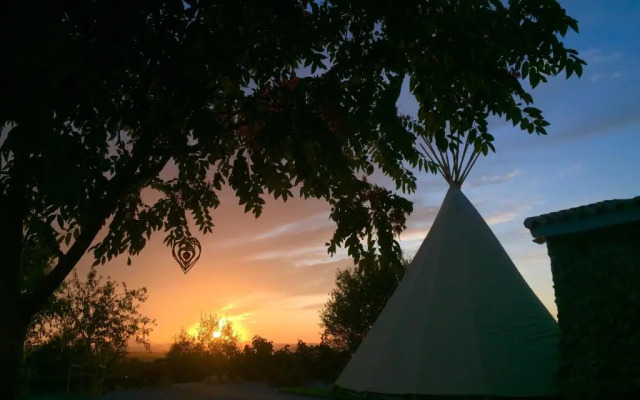 Casa Bella Teepees