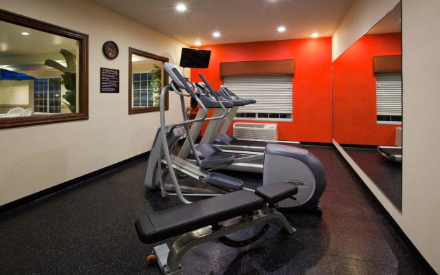Country Inn & Suites by Radisson, Minot, ND