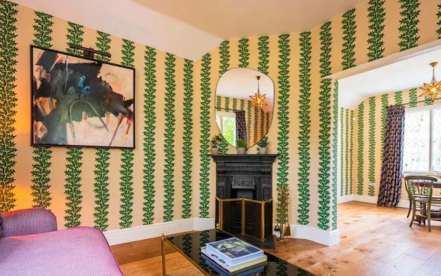 Luxurious Vineyard Hideaway At Stanlake Park