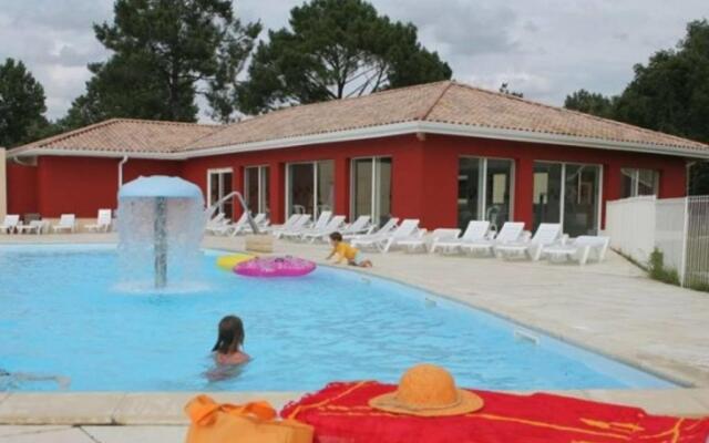 maisonnette 6 pers dans résidence avec piscine