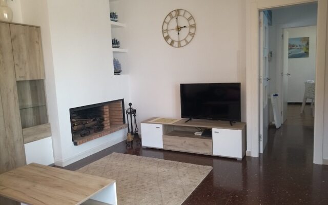 Bright And Comfortable House 20 Min To Barcelona