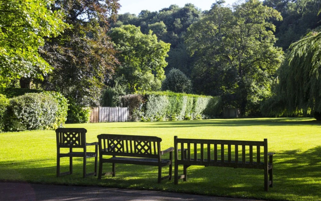 The Glen Yr Afon House Hotel