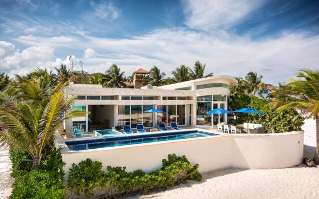 Playacar Villa Sleeps 8 with Pool and Air Con