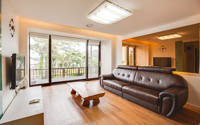 Tongyeong Mari Joa Pension