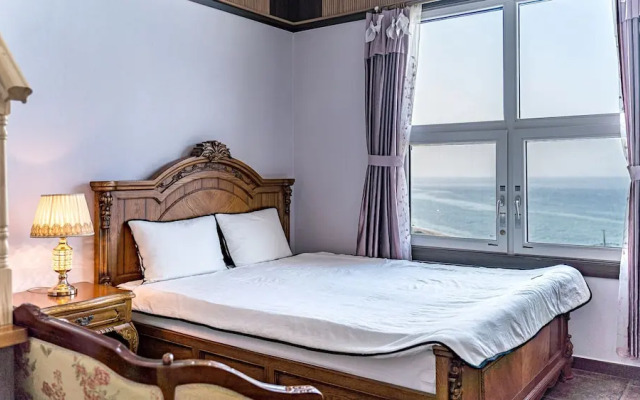 Gangneung Pension Sea and - Pet Friendly