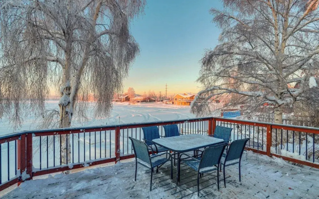 Lakefront Fairbanks Home w/ Private Beach!