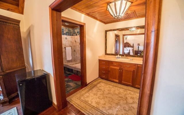 8BR 9BA Barranca Villa by ASVR