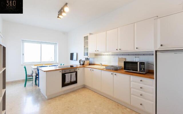 Breathtaking Seafront 3BD, Sliema coast by 360 Estates