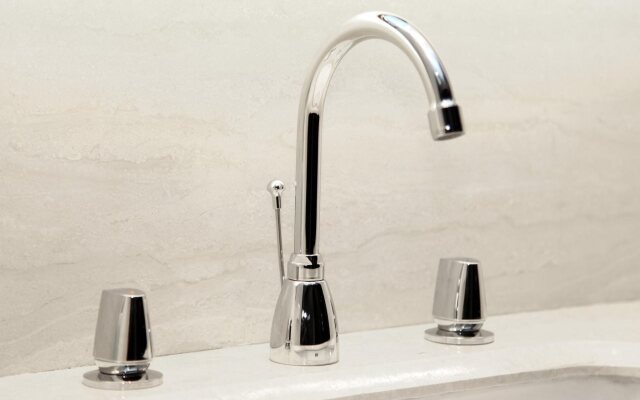 Hong Wei Yi Jia Beijing Wangfujing