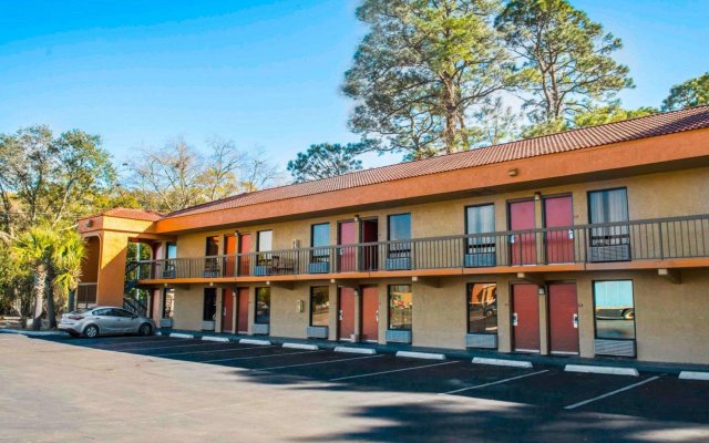 Econo Lodge Panama City