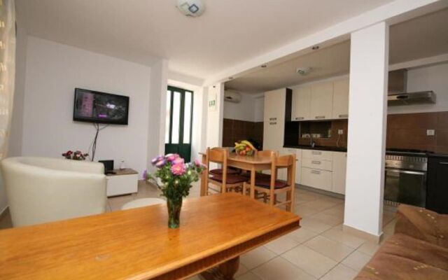 Apartment Dujas