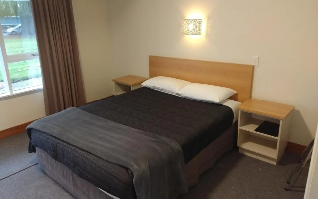 The Redwood Hotel