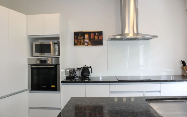 Peaceful and Central Studio in Thames